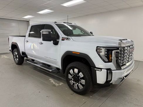 New 2026 GMC Sierra 2500 Denali w/ Denali Reserve Package image 3