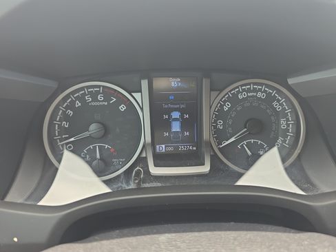 Used 2023 Toyota Tacoma SR5 w/ Technology Package AWD/4WD image 18
