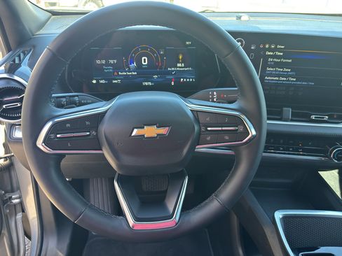Used 2025 Chevrolet Equinox LT AWD/4WD image 14