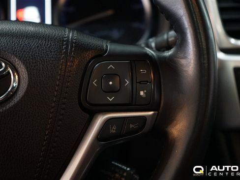 Used 2018 Toyota Highlander XLE image 22