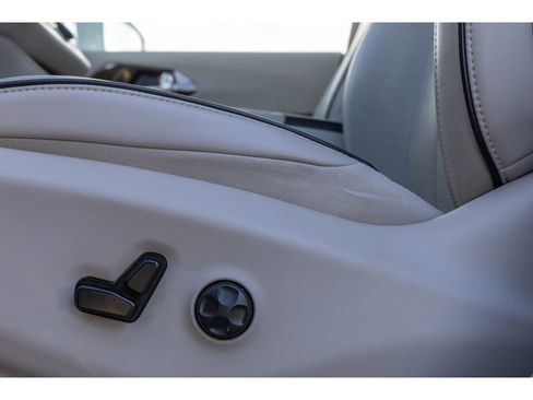 Used 2021 Chrysler Pacifica Limited w/ Premium & Safety Sphere Group image 18