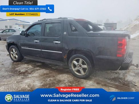 Used 2013 Chevrolet Avalanche LTZ image 3