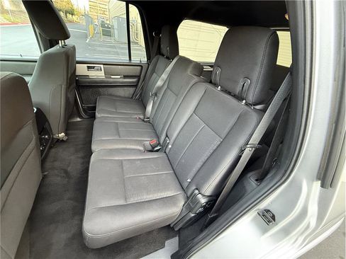 Used 2017 Ford Expedition XLT image 15