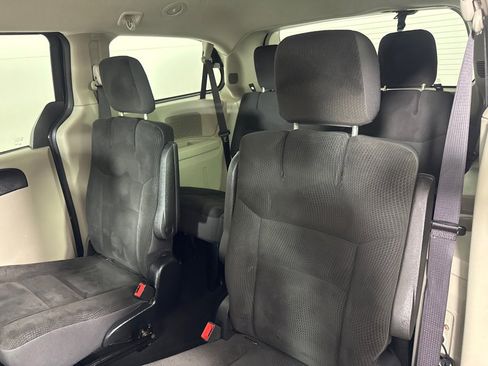 Used 2017 Dodge Grand Caravan SE w/ Power Window Group image 19