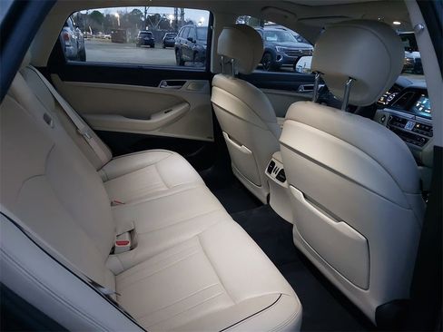 Used 2018 Genesis G80 3.8 w/ Option Group 03 image 33