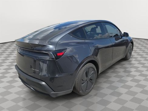 Used 2026 Tesla Model Y Long Range AWD/4WD image 2