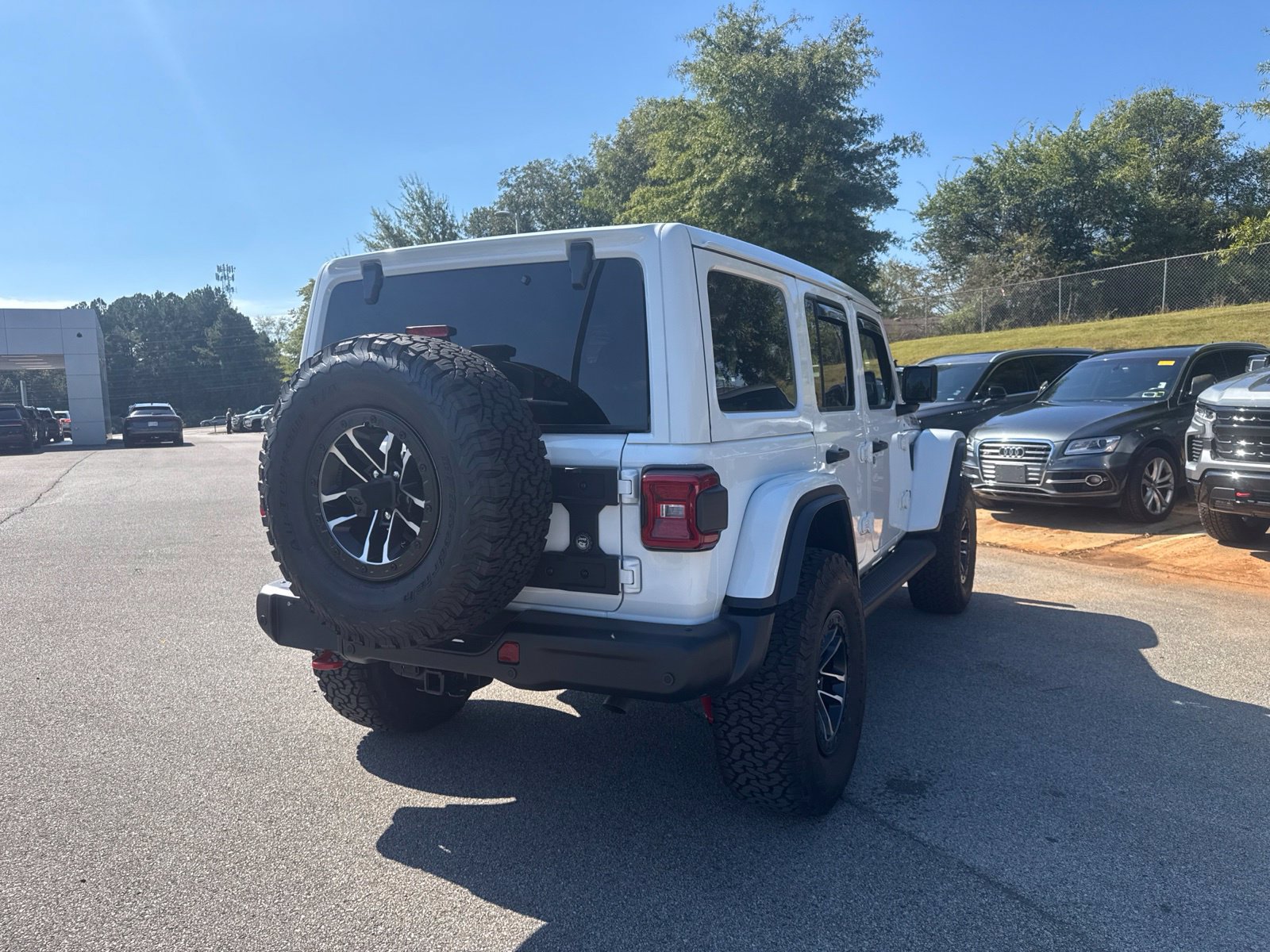 Used 2026 Jeep Wrangler Unlimited Rubicon AWD/4WD image 5