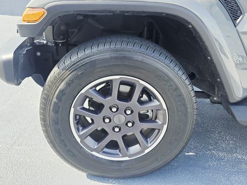 Used 2022 Jeep Gladiator Overland w/ Popular Equipment Package AWD/4WD image 11