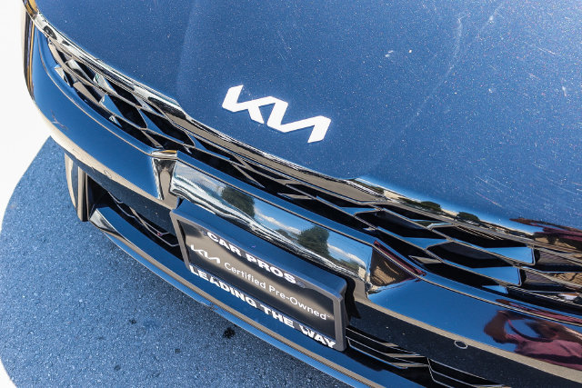 Certified 2025 Kia K5 GT-Line w/ GT-Line Premium Package FWD image 6