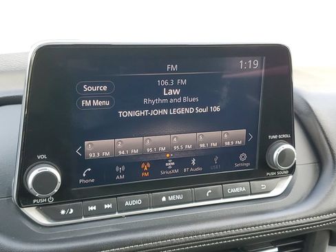 Used 2025 Nissan Rogue SV AWD/4WD image 13