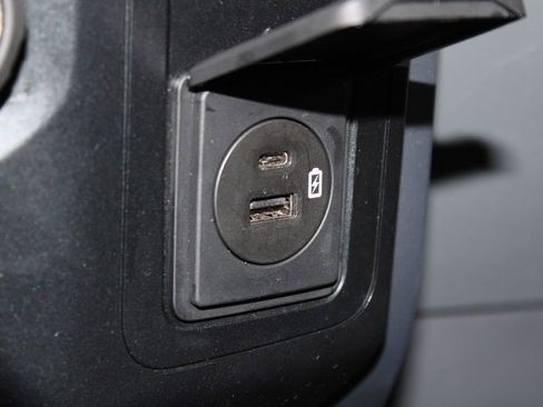 Used 2023 Ford F150 XLT image 45