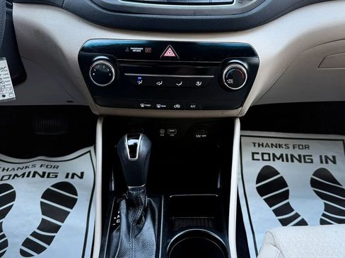 Used 2018 Hyundai Tucson SE FWD image 18