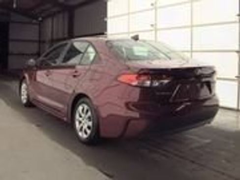 Used 2025 Toyota Corolla LE image 5