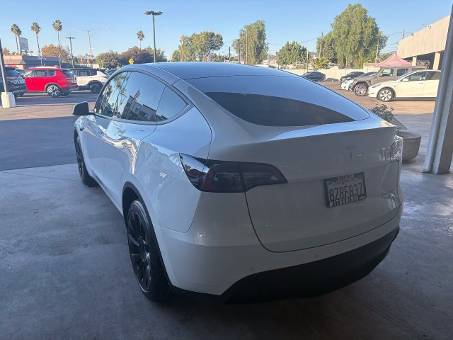 Used 2022 Tesla Model Y Long Range AWD/4WD image 5