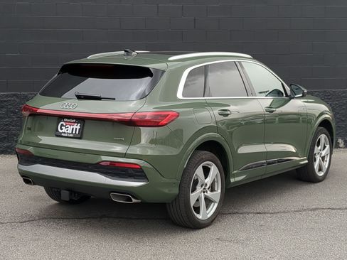 Used 2025 Audi Q5 Premium Plus w/ Premium Plus AWD/4WD image 3
