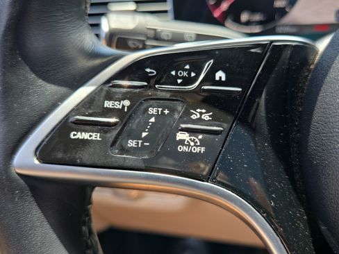 Used 2025 Mercedes-Benz GLE 350 4MATIC image 29