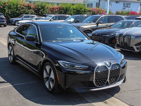 Used 2023 BMW i4 eDrive40 RWD image 5