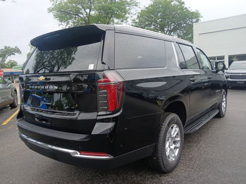 New 2025 Chevrolet Suburban LS image 3