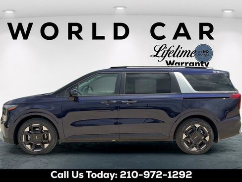 New 2026 Kia Carnival EX FWD image 3