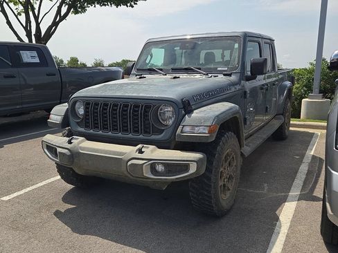 Used 2025 Jeep Gladiator Mojave AWD/4WD image 1