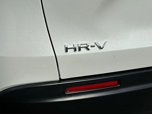 Used 2023 Honda HR-V LX image 5