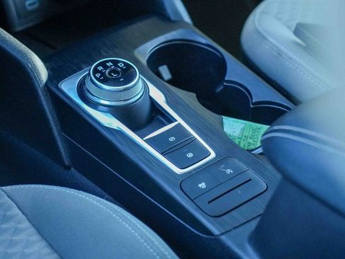 Used 2022 Ford Escape SE image 23