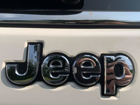 Used 2018 Jeep Compass Latitude w/ Popular Equipment Group AWD/4WD image 29