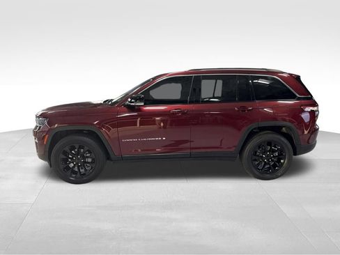 Used 2022 Jeep Grand Cherokee Limited AWD/4WD image 2