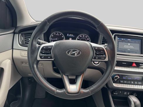 Used 2018 Hyundai Sonata SEL w/ Tech Package 04 FWD image 12