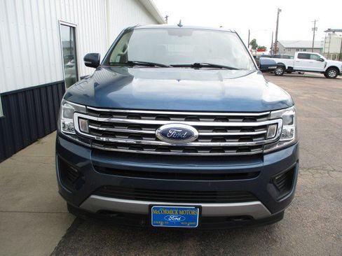 Used 2019 Ford Expedition XLT w/ Equipment Group 202A AWD/4WD image 3