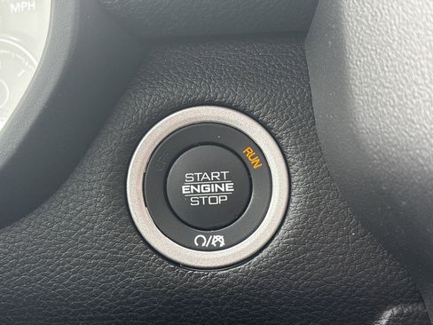 Used 2025 RAM 1500 Laramie image 25