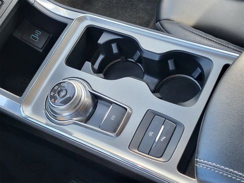 Used 2024 Ford Edge Titanium image 18