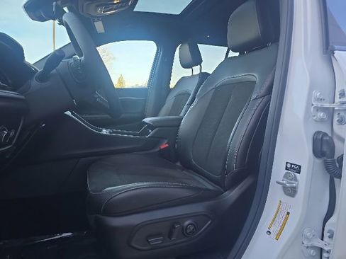 New 2026 Jeep Grand Cherokee Altitude AWD/4WD image 9