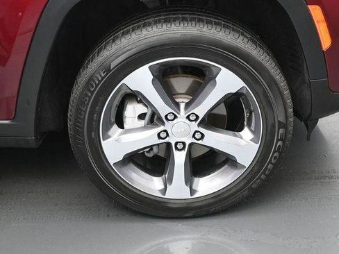 Used 2024 Jeep Grand Cherokee Limited AWD/4WD image 40