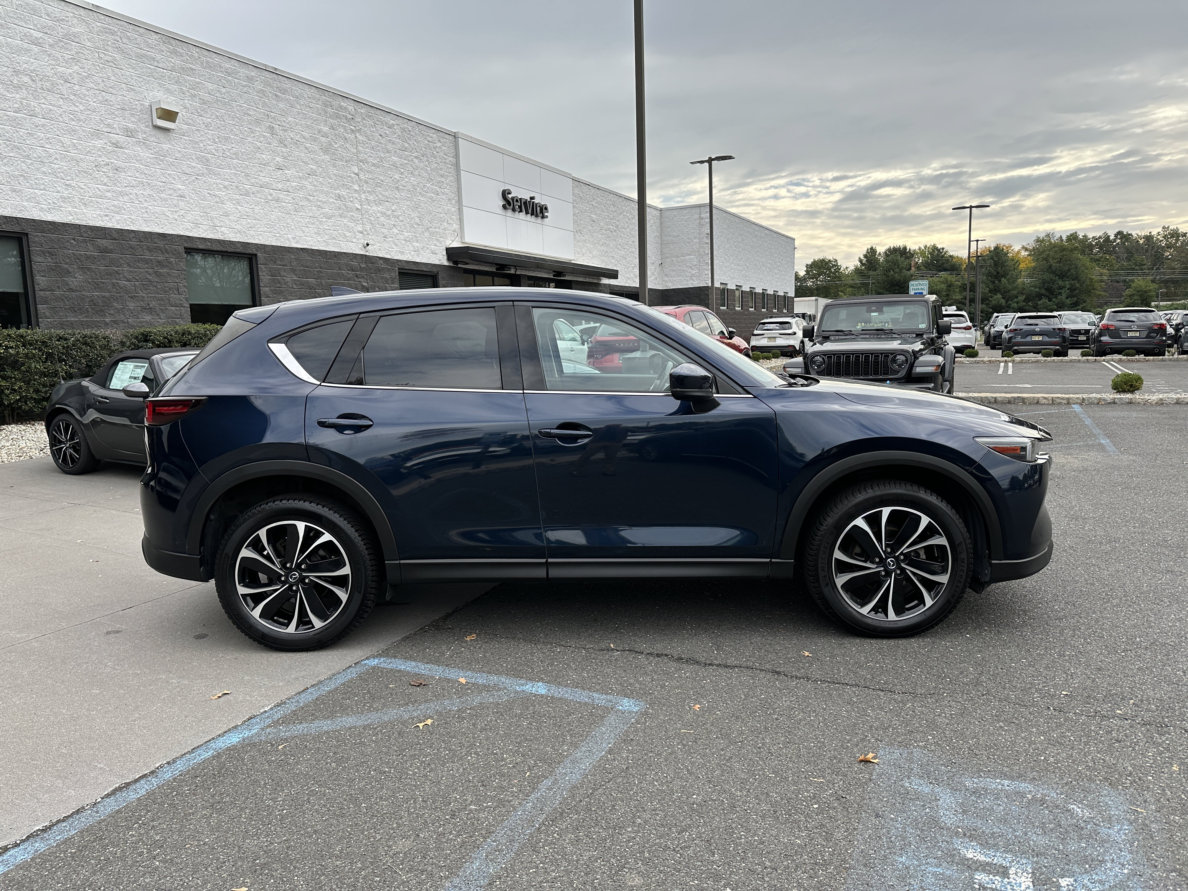 Used 2023 MAZDA CX-5 AWD 2.5 S w/ Premium Package image 11