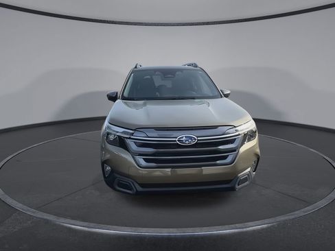 Used 2025 Subaru Forester Limited image 3