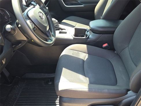 Used 2023 Toyota RAV4 LE image 16