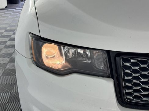 Used 2020 Jeep Grand Cherokee Altitude AWD/4WD image 40