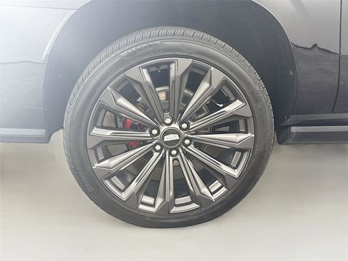 Used 2025 Cadillac Escalade ESV V AWD/4WD image 34