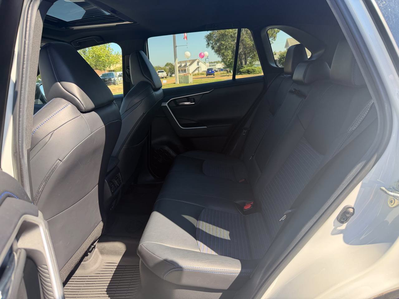 Used 2021 Toyota RAV4 XSE AWD/4WD image 10