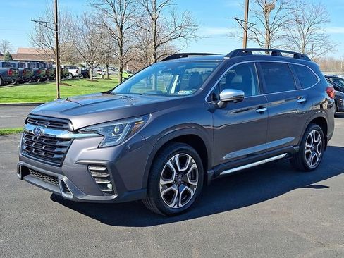 Used 2023 Subaru Ascent Touring AWD/4WD image 3