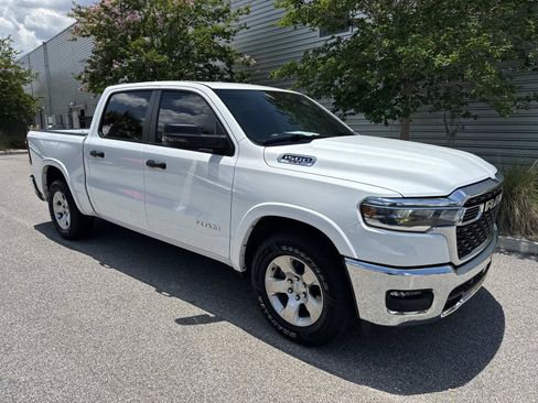 Used 2025 RAM 1500 Big Horn AWD/4WD image 4