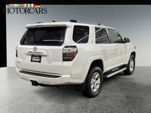 Used 2022 Toyota 4Runner SR5 Premium w/ Moonroof Package AWD/4WD image 3