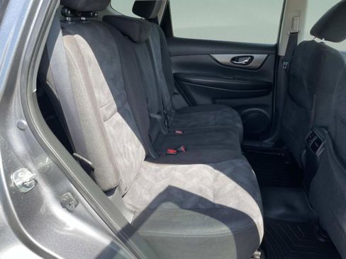 Used 2015 Nissan Rogue SV FWD image 16