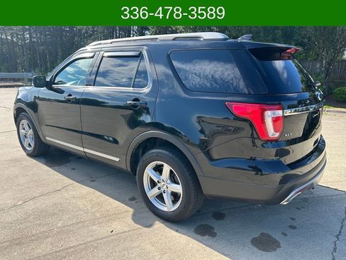 Used 2017 Ford Explorer XLT w/ Equipment Group 202A AWD/4WD image 3