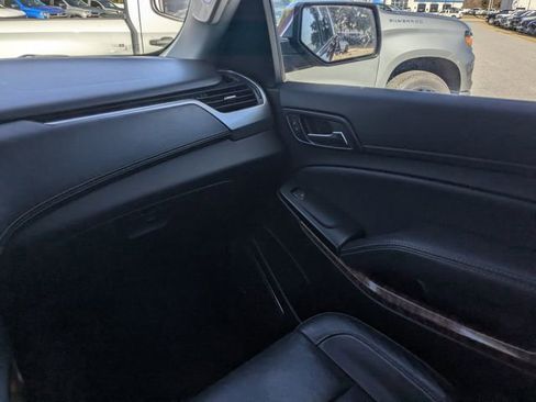 Used 2017 Chevrolet Suburban Premier image 18
