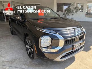 Used 2025 Mitsubishi Outlander SE FWD video 1