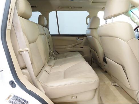 Used 2011 Lexus LX 570 4WD image 22