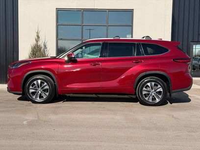 Used 2022 Toyota Highlander XLE