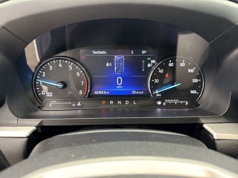 Used 2022 Ford Explorer XLT image 11